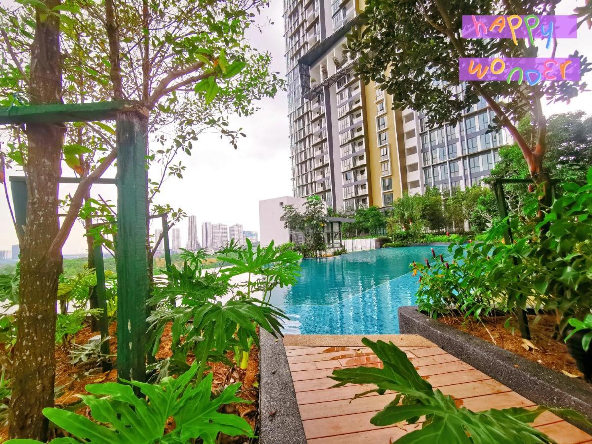 Legoland-Joyful Suite -2Br-8Pax-Near Glen Eagle, Nice Pool City View. Nusajaya  Exterior photo