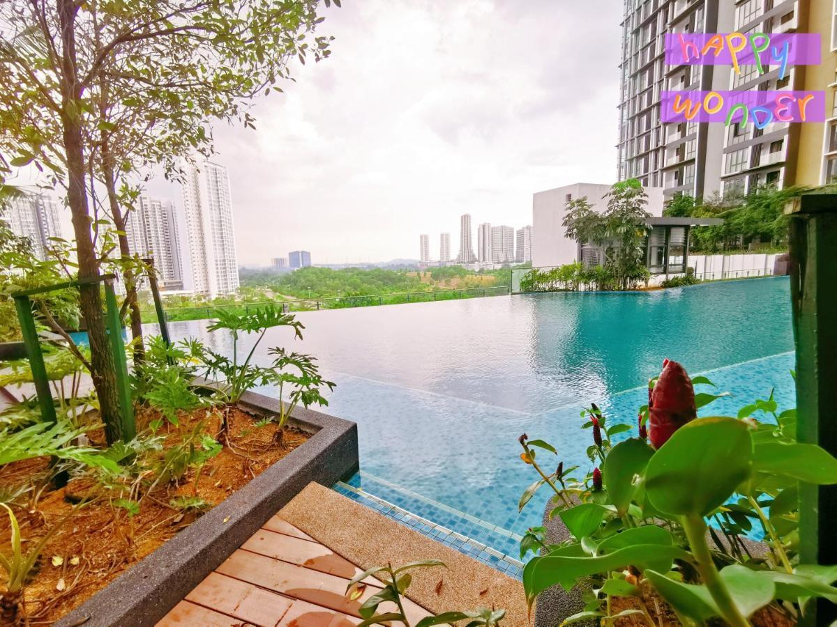 Legoland-Joyful Suite -2Br-8Pax-Near Glen Eagle, Nice Pool City View. Nusajaya  Exterior photo